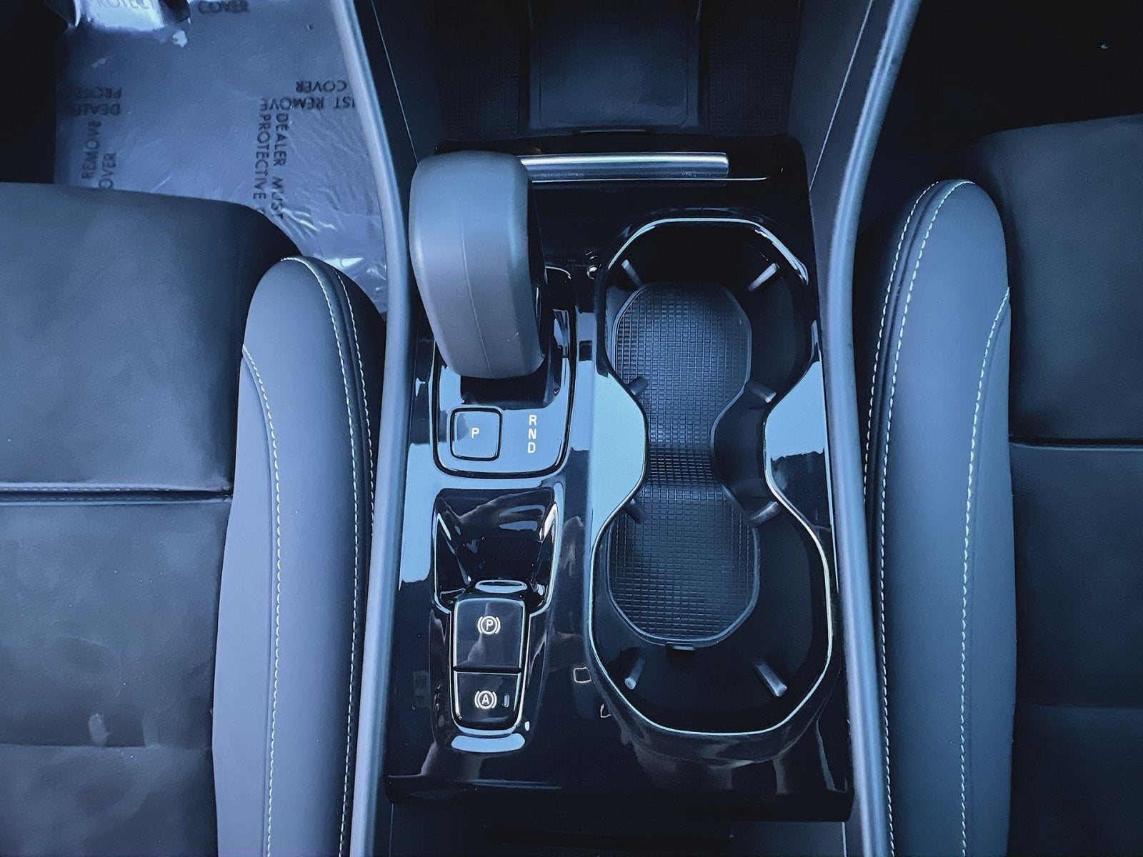 2023 Volvo XC40 B5 Plus Dark Theme