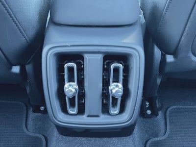 2023 Volvo XC40 B5 Plus Dark Theme