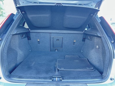 2023 Volvo XC40 B5 Plus Dark Theme