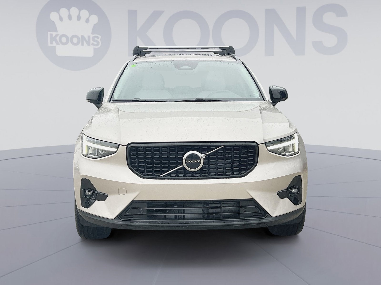 2023 Volvo XC40 B5 Plus Dark Theme