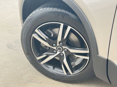 2023 Volvo XC40 B5 Plus Dark Theme