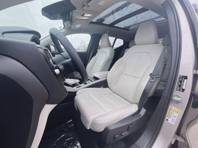 2023 Volvo XC40 B5 Plus Dark Theme