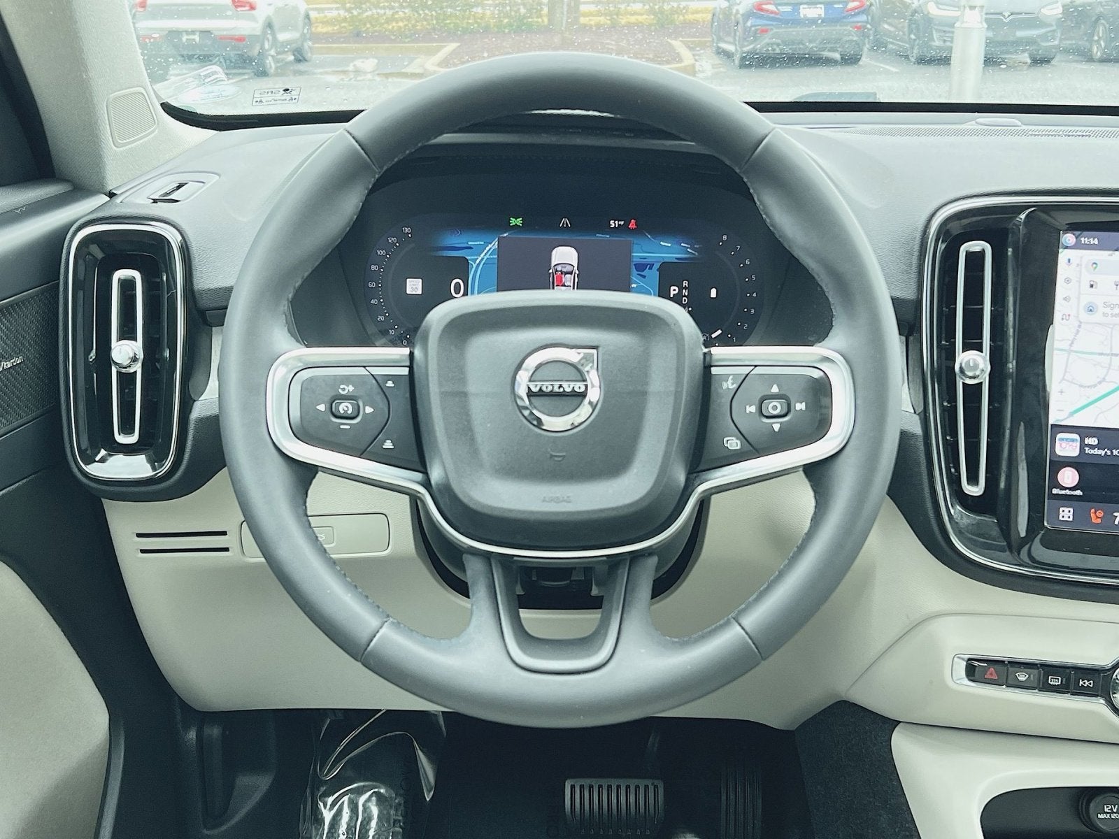 2023 Volvo XC40 B5 Plus Dark Theme