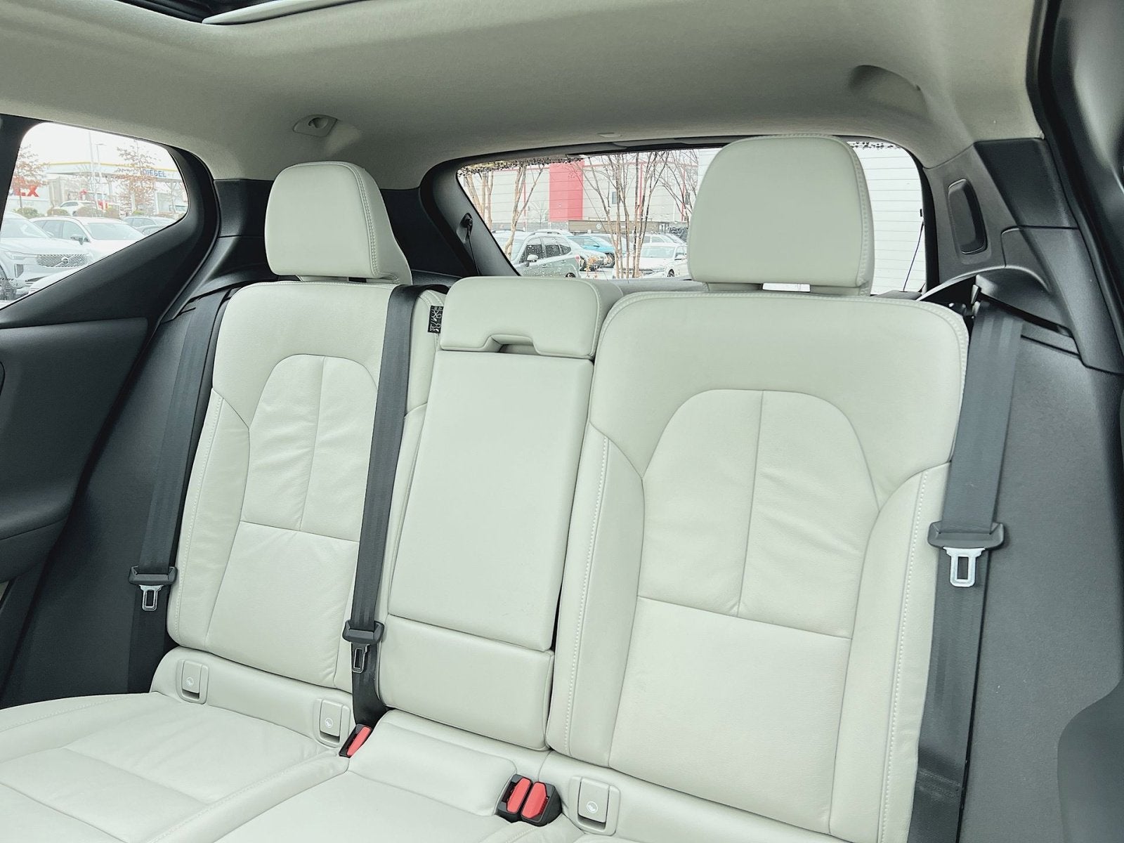 2023 Volvo XC40 B5 Plus Dark Theme