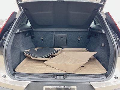 2023 Volvo XC40 B5 Plus Dark Theme