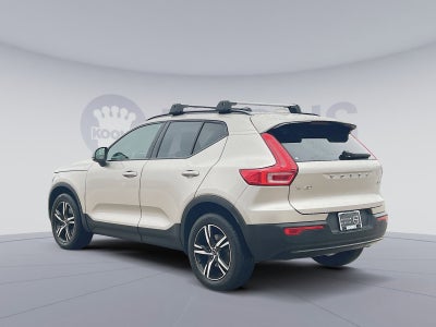 2023 Volvo XC40 B5 Plus Dark Theme