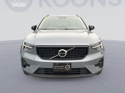 2023 Volvo XC40 B5 Plus Dark Theme