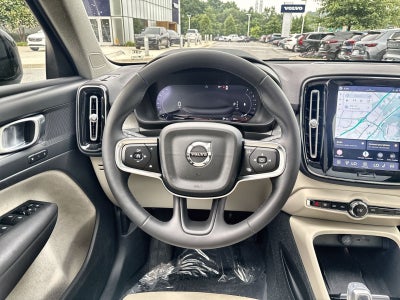 2023 Volvo XC40 B5 Plus Dark Theme