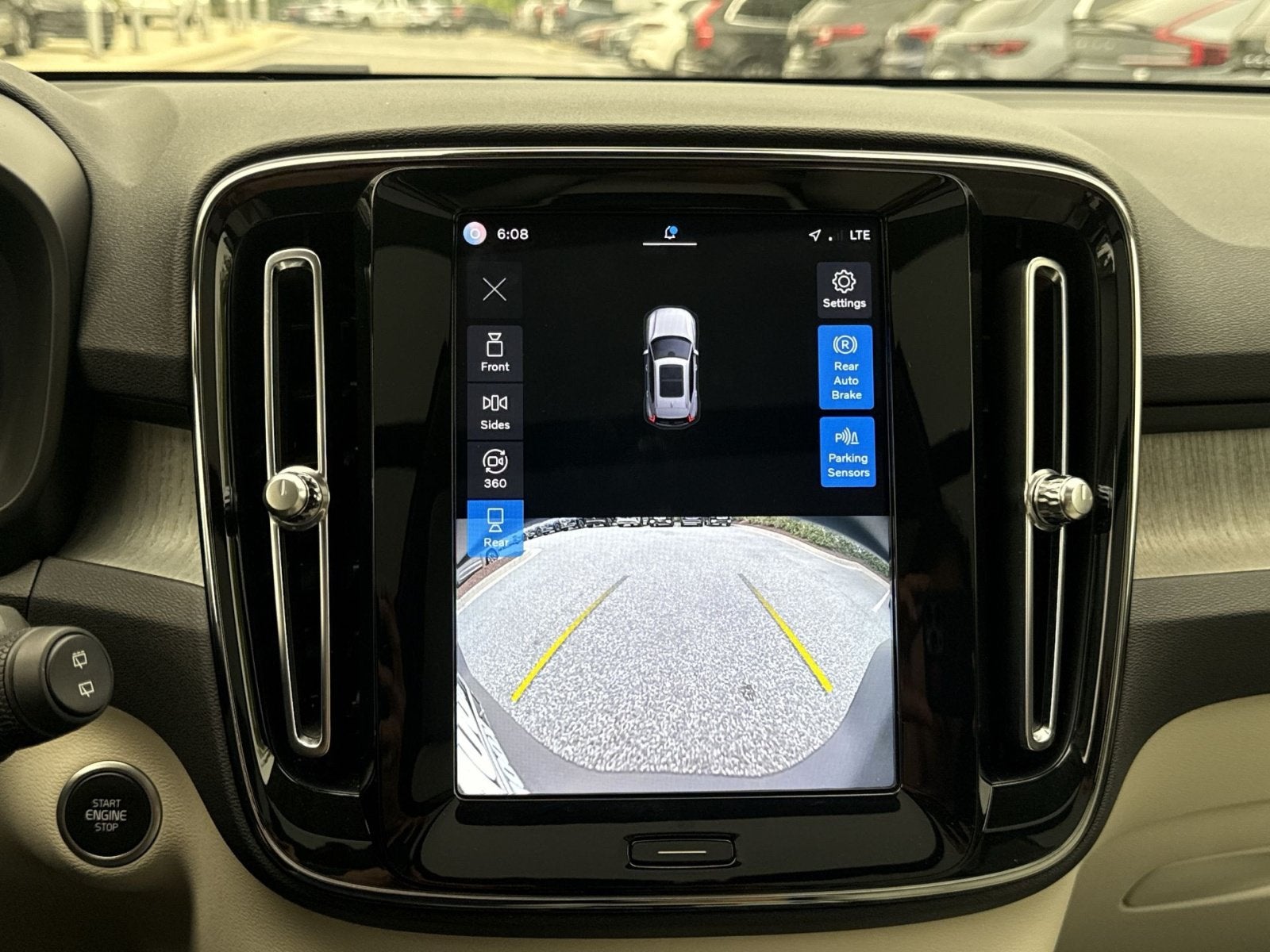 2023 Volvo XC40 B5 Plus Dark Theme