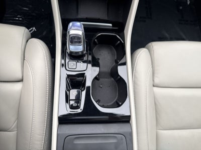 2023 Volvo XC40 B5 Plus Dark Theme