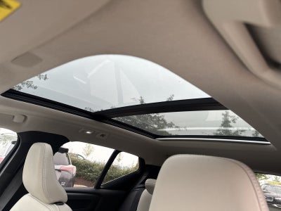 2023 Volvo XC40 B5 Plus Dark Theme