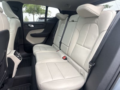 2023 Volvo XC40 B5 Plus Dark Theme