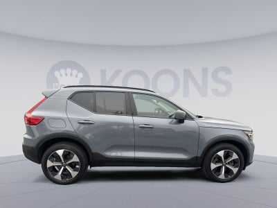 2023 Volvo XC40 B5 Plus Dark Theme