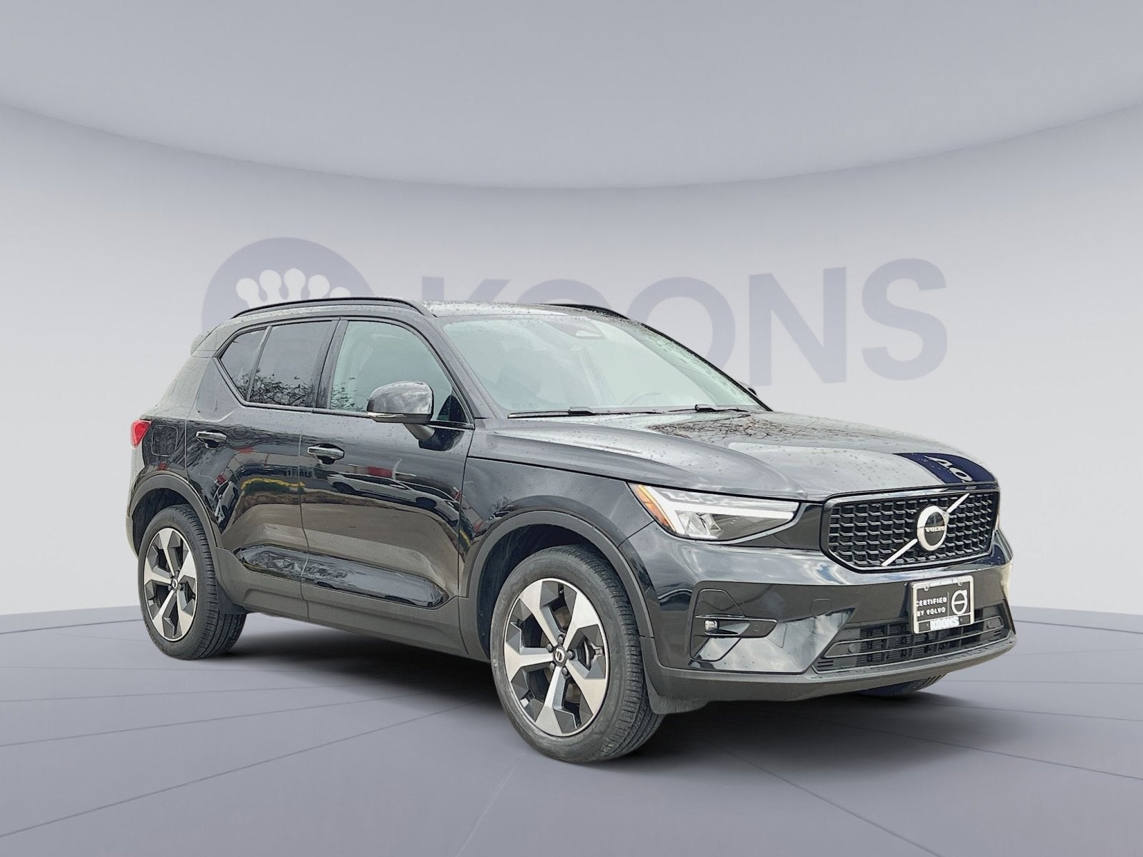 2023 Volvo XC40 B5 Plus Dark Theme
