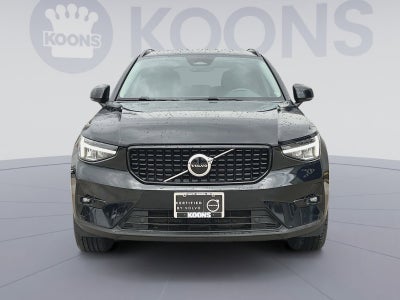 2023 Volvo XC40 B5 Plus Dark Theme