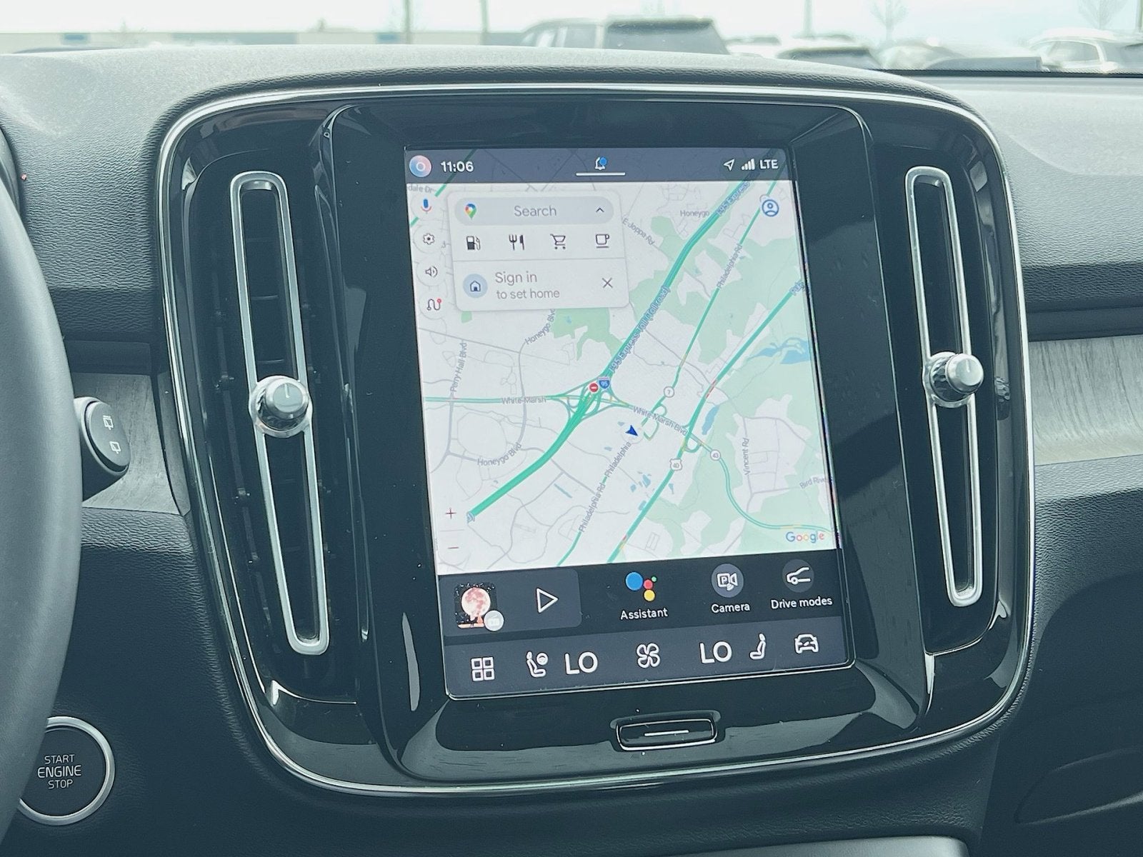 2023 Volvo XC40 B5 Plus Dark Theme