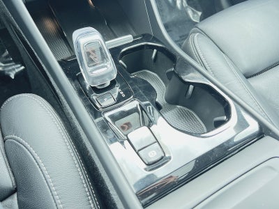 2023 Volvo XC40 B5 Plus Dark Theme