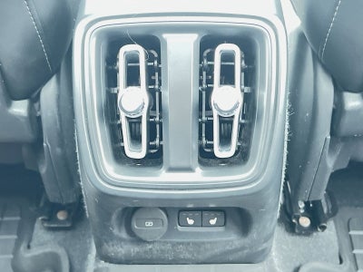 2023 Volvo XC40 B5 Plus Dark Theme