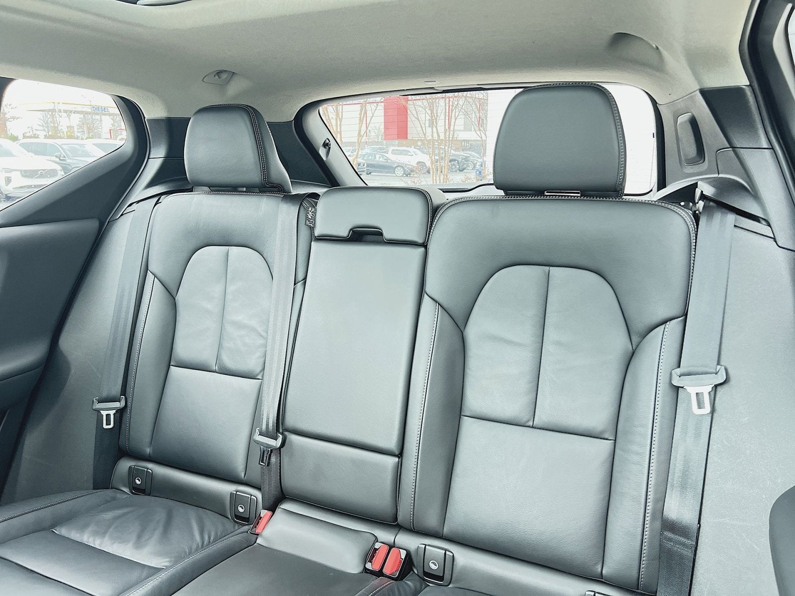 2023 Volvo XC40 B5 Plus Dark Theme