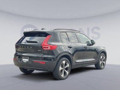 2023 Volvo XC40 B5 Plus Dark Theme