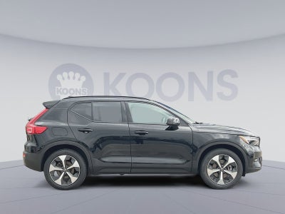 2023 Volvo XC40 B5 Plus Dark Theme
