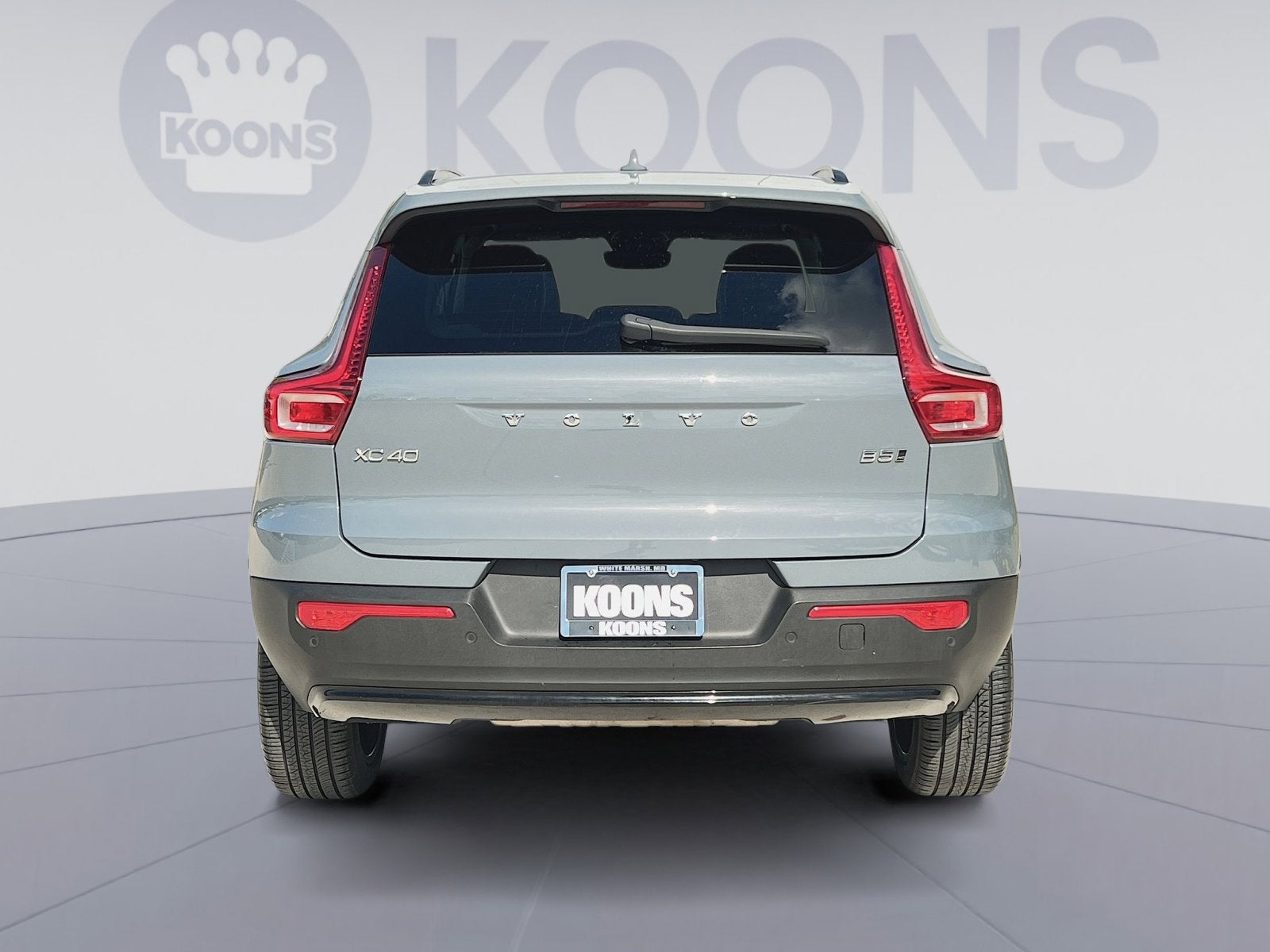 2023 Volvo XC40 B5 Plus Dark Theme