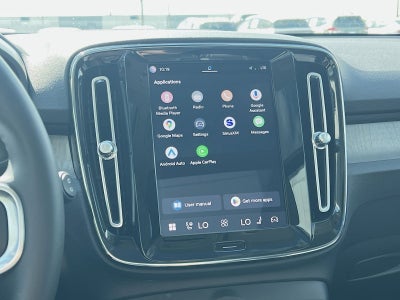 2023 Volvo XC40 B5 Plus Dark Theme