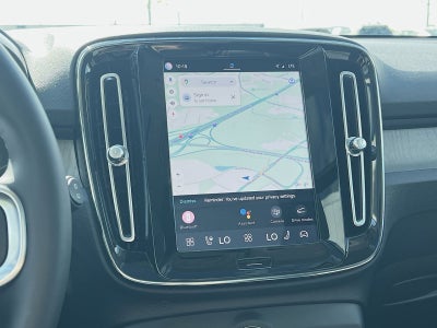 2023 Volvo XC40 B5 Plus Dark Theme