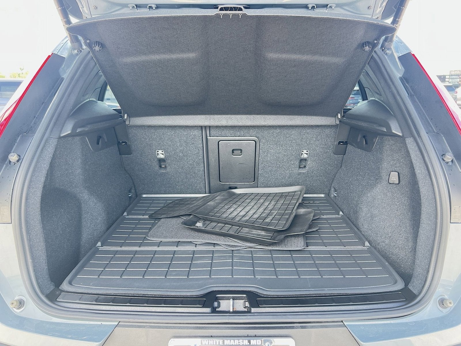 2023 Volvo XC40 B5 Plus Dark Theme