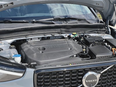 2023 Volvo XC40 B5 Plus Dark Theme