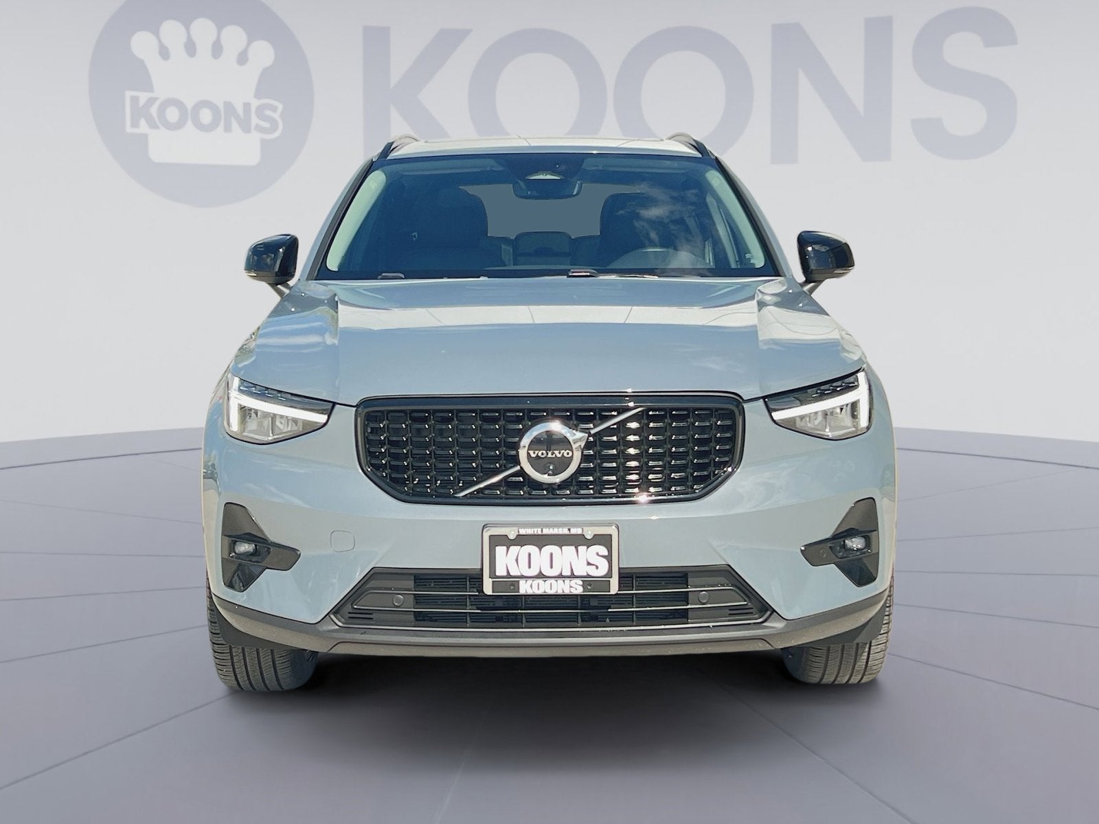 2023 Volvo XC40 B5 Plus Dark Theme