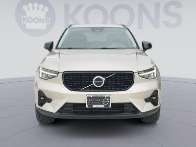 2023 Volvo XC40 B5 Plus Dark Theme