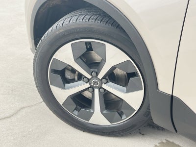 2023 Volvo XC40 B5 Plus Dark Theme