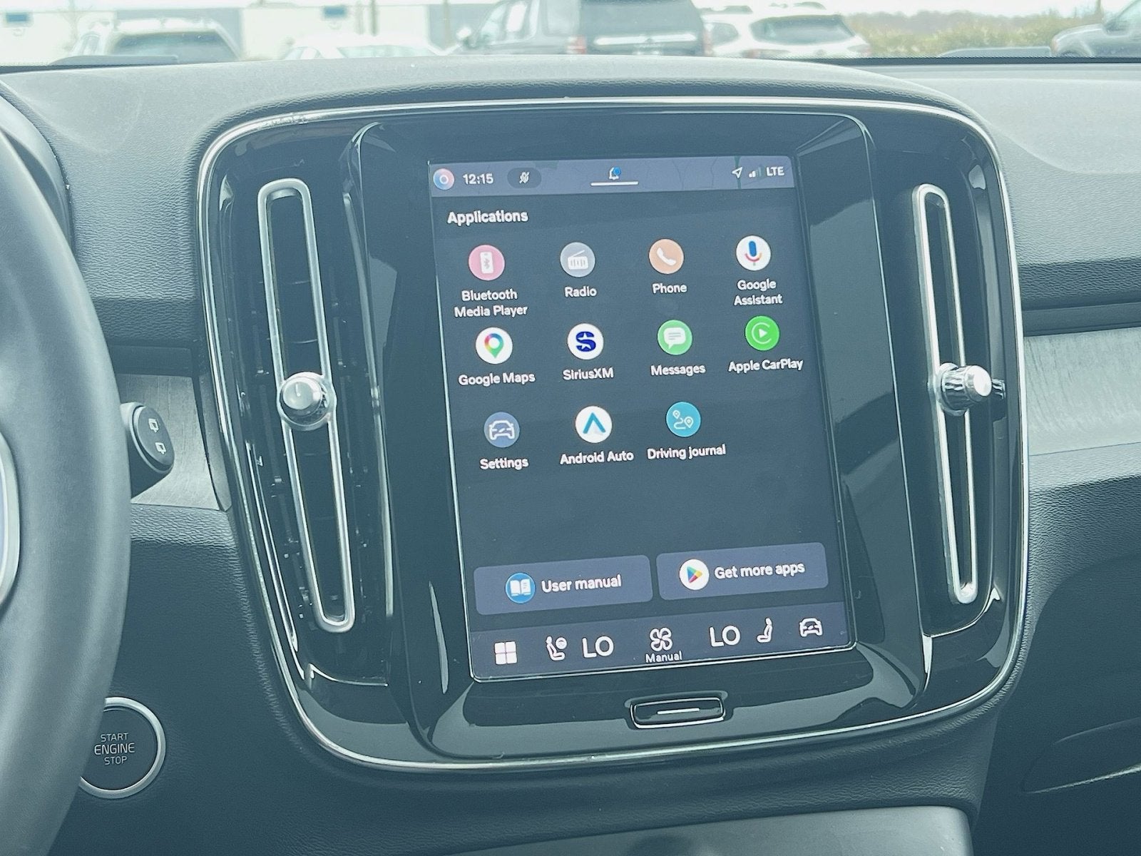 2023 Volvo XC40 B5 Plus Dark Theme