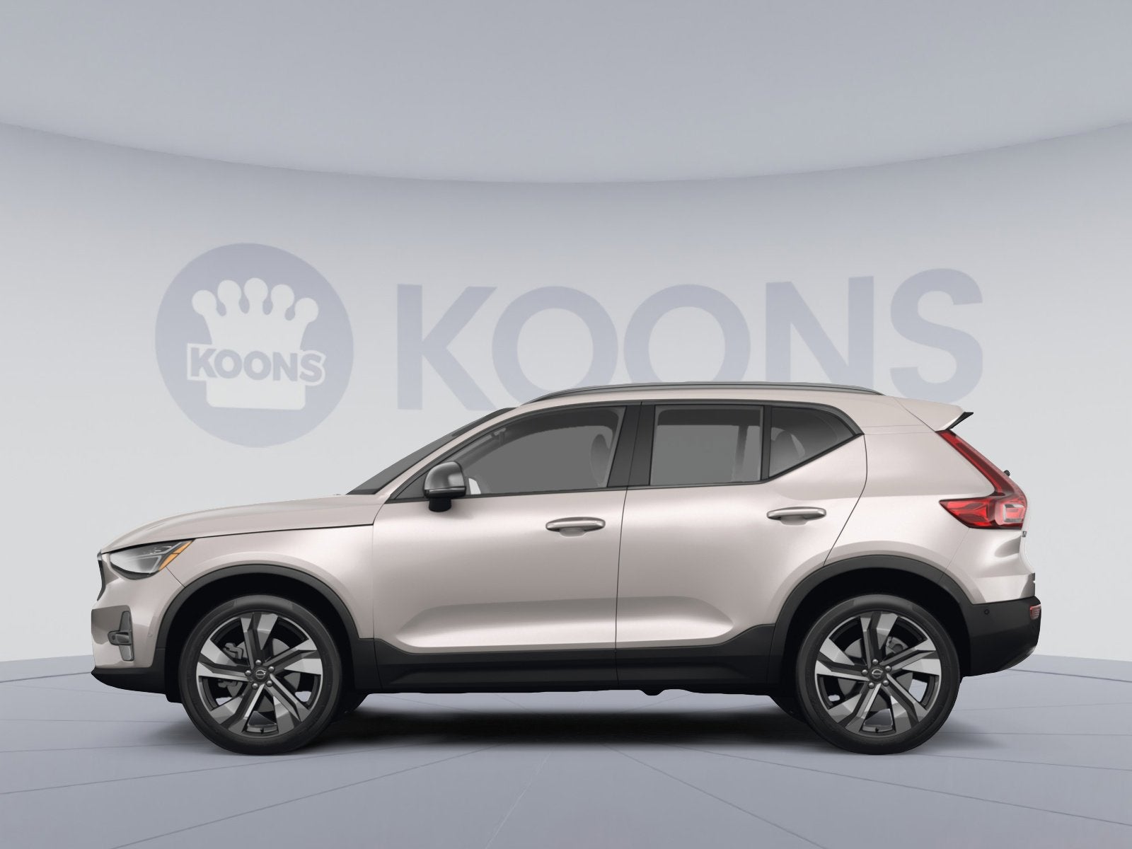 2023 Volvo XC40 B5 Plus Dark Theme