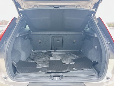 2023 Volvo XC40 B5 Plus Dark Theme