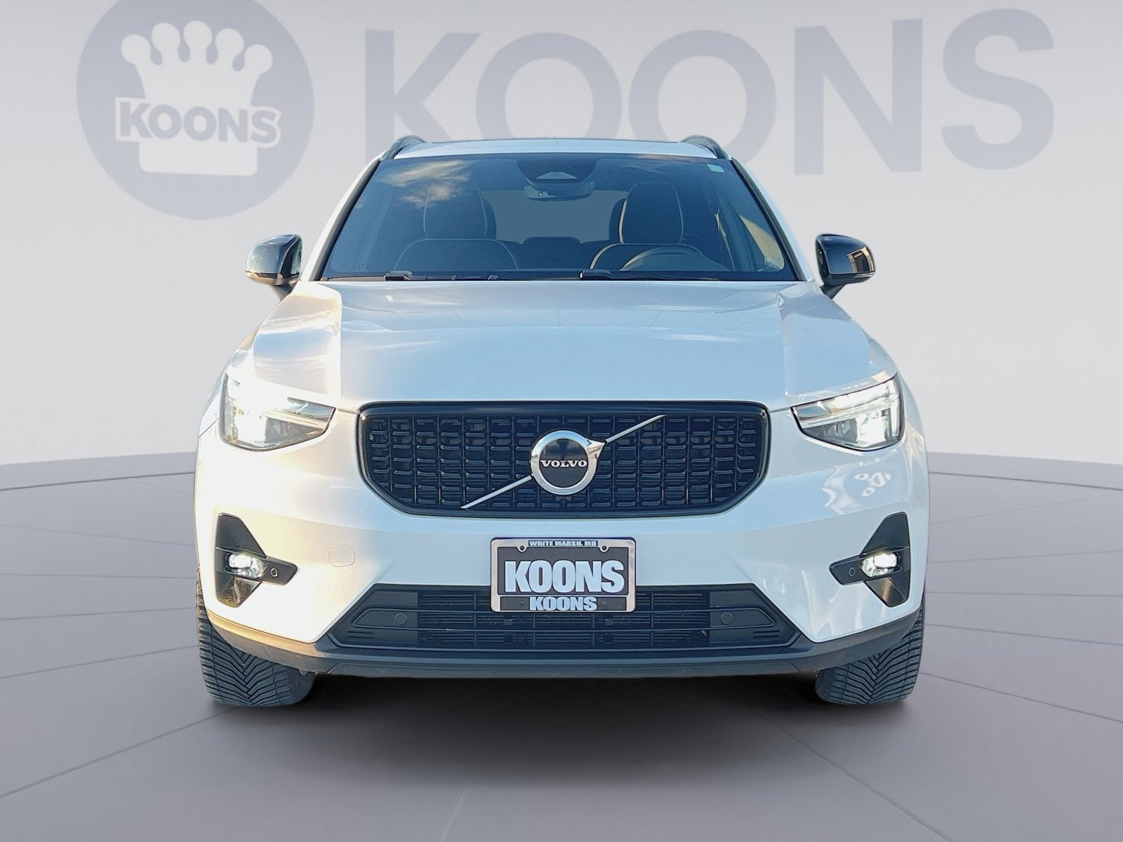 2023 Volvo XC40 B5 Plus Dark Theme