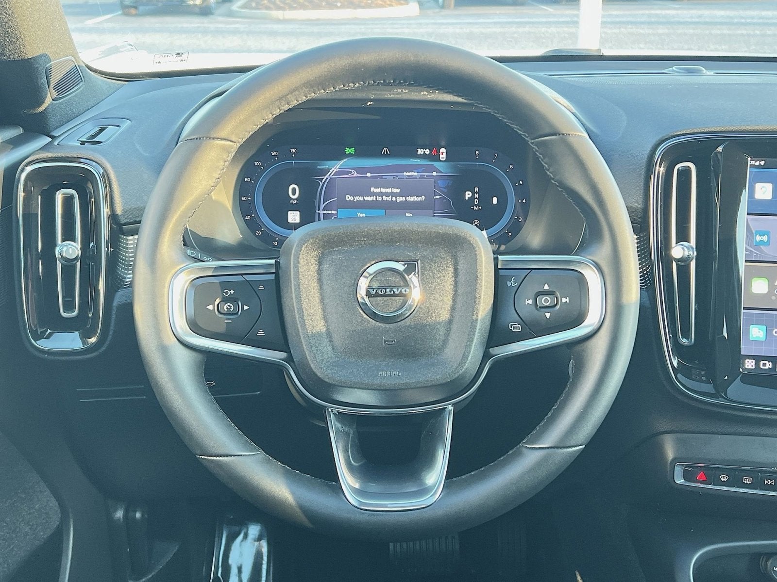 2023 Volvo XC40 B5 Plus Dark Theme