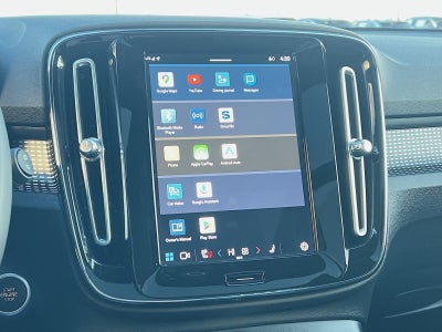 2023 Volvo XC40 B5 Plus Dark Theme