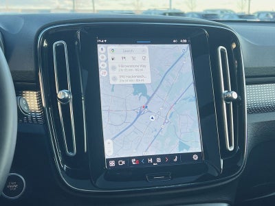 2023 Volvo XC40 B5 Plus Dark Theme