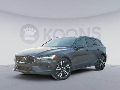 2025 Volvo V60 Cross Country B5 Plus