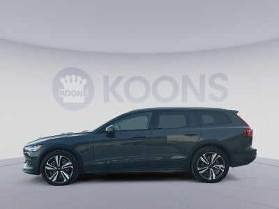 2025 Volvo V60 Cross Country B5 Plus