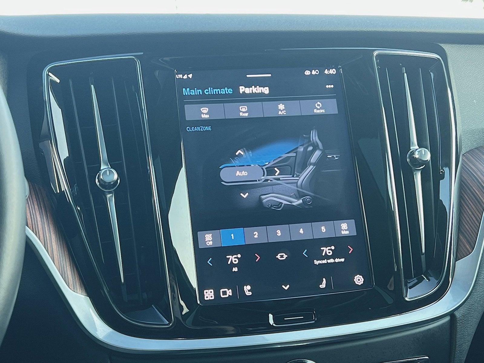 2025 Volvo V60 Cross Country B5 Plus