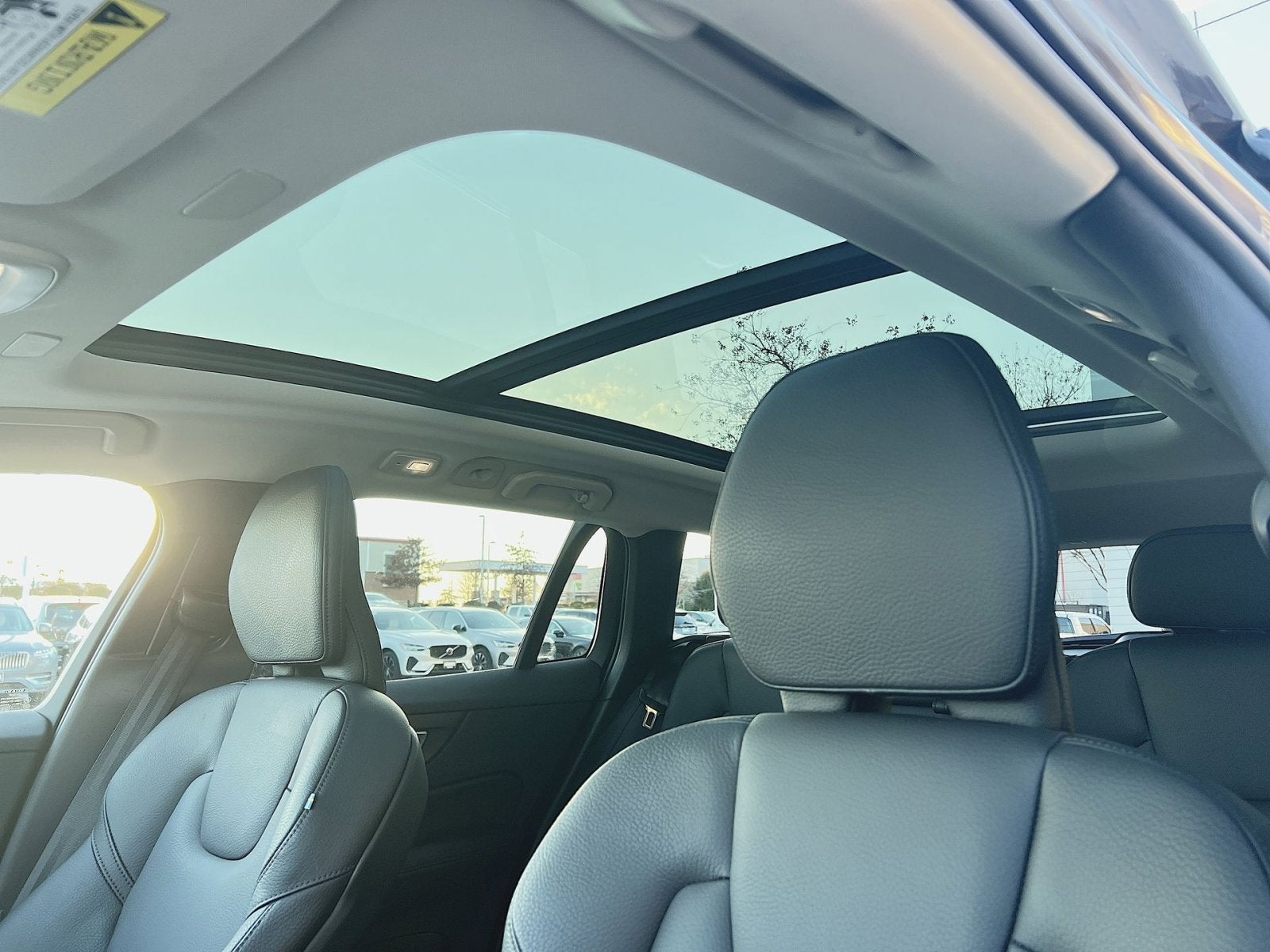 2025 Volvo V60 Cross Country B5 Plus