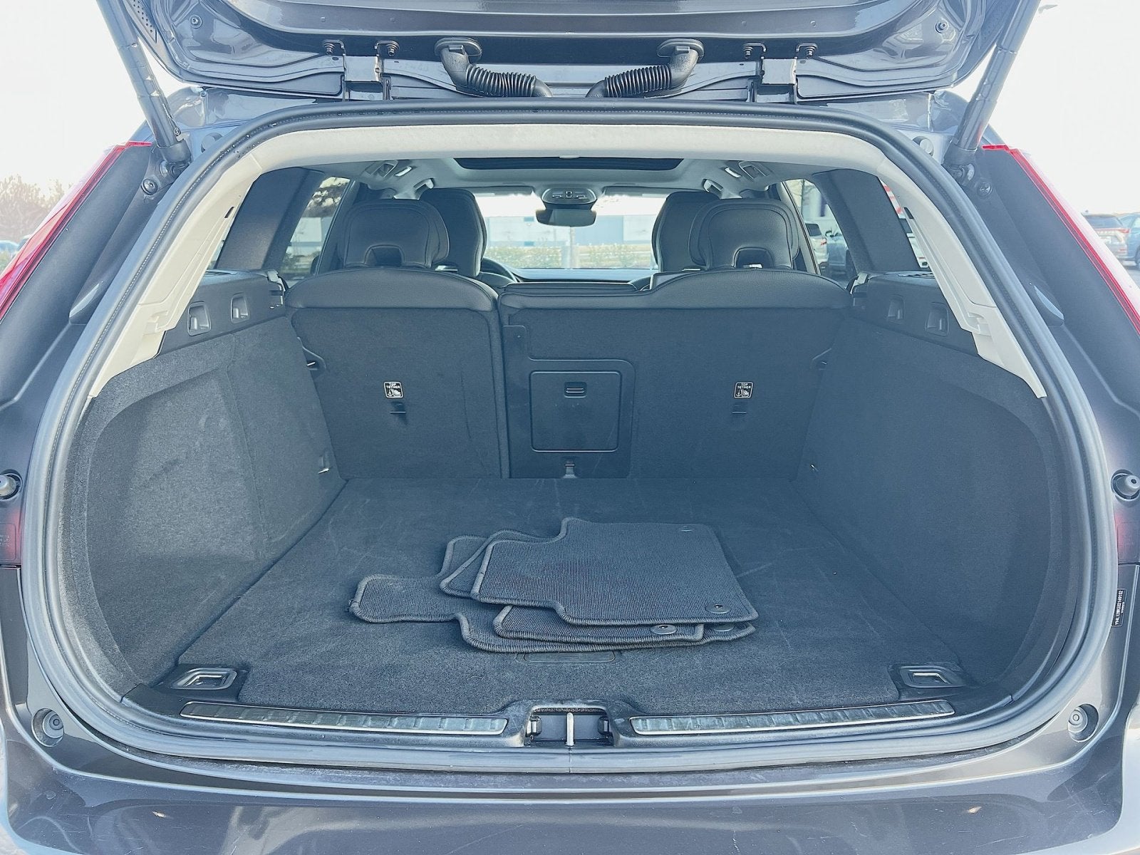 2025 Volvo V60 Cross Country B5 Plus