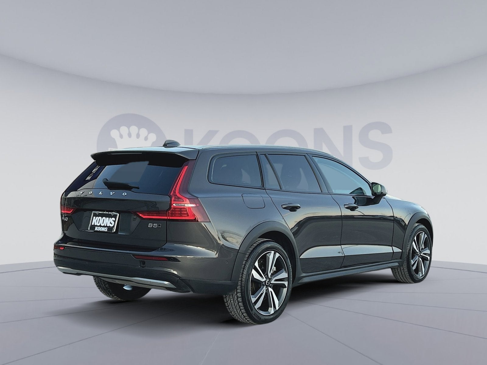 2025 Volvo V60 Cross Country B5 Plus
