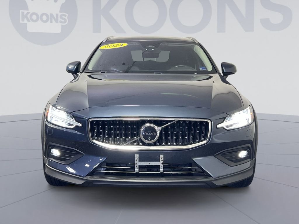 2024 Volvo V60 Cross Country B5 Plus