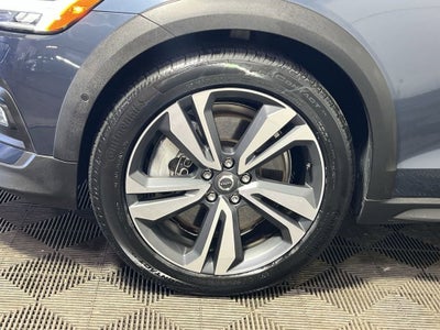 2024 Volvo V60 Cross Country B5 Plus