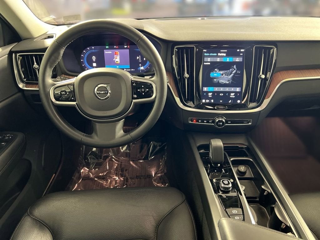 2024 Volvo V60 Cross Country B5 Plus