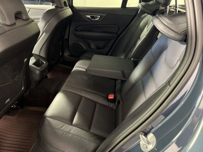 2024 Volvo V60 Cross Country B5 Plus